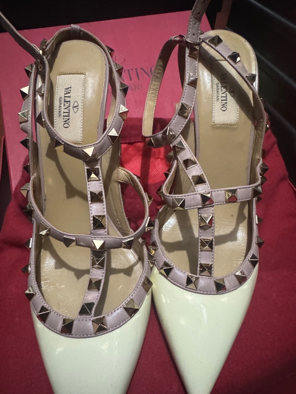 Valentino Garavani Cream Pointed-Toe Rockstud T-Strap Pumps with Pink Trim - Picture 5 of 5